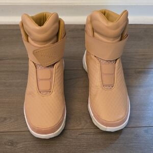 Nike Hunter Vachetta Tan High-Top Sneakers